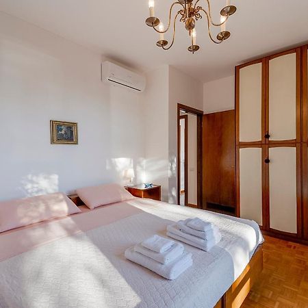 Portosole Attic - With Terrace And Private Parking Apartment Sanremo Bagian luar foto