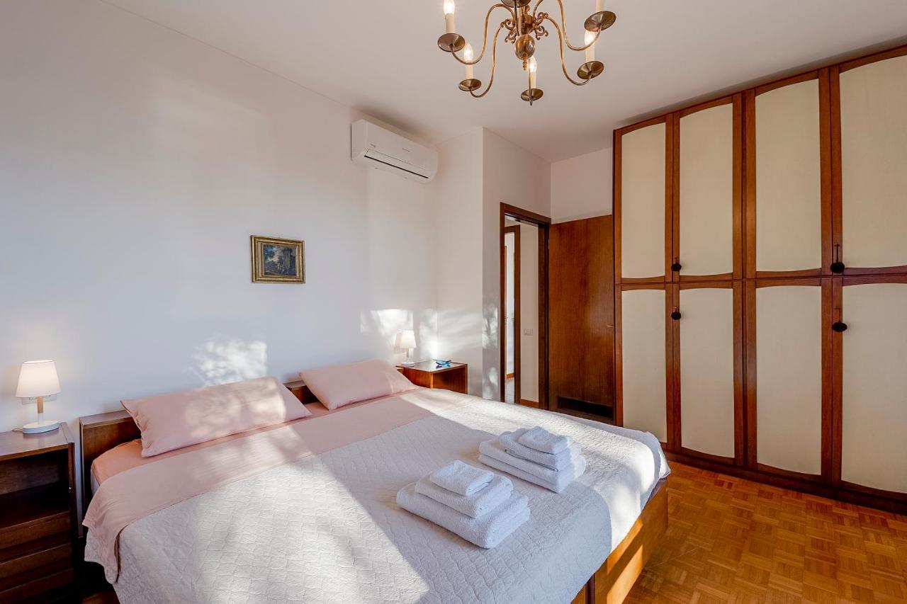 Portosole Attic - With Terrace And Private Parking Apartment Sanremo Bagian luar foto