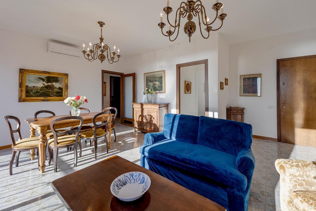 Portosole Attic - With Terrace And Private Parking Apartment Sanremo Bagian luar foto