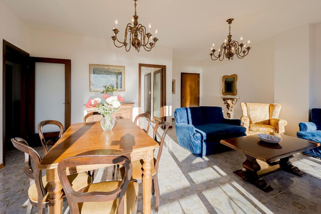 Portosole Attic - With Terrace And Private Parking Apartment Sanremo Bagian luar foto