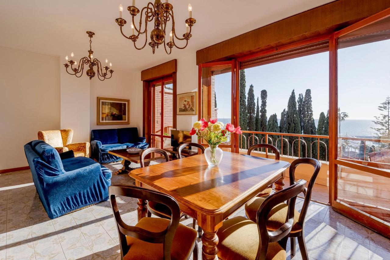 Portosole Attic - With Terrace And Private Parking Apartment Sanremo Bagian luar foto