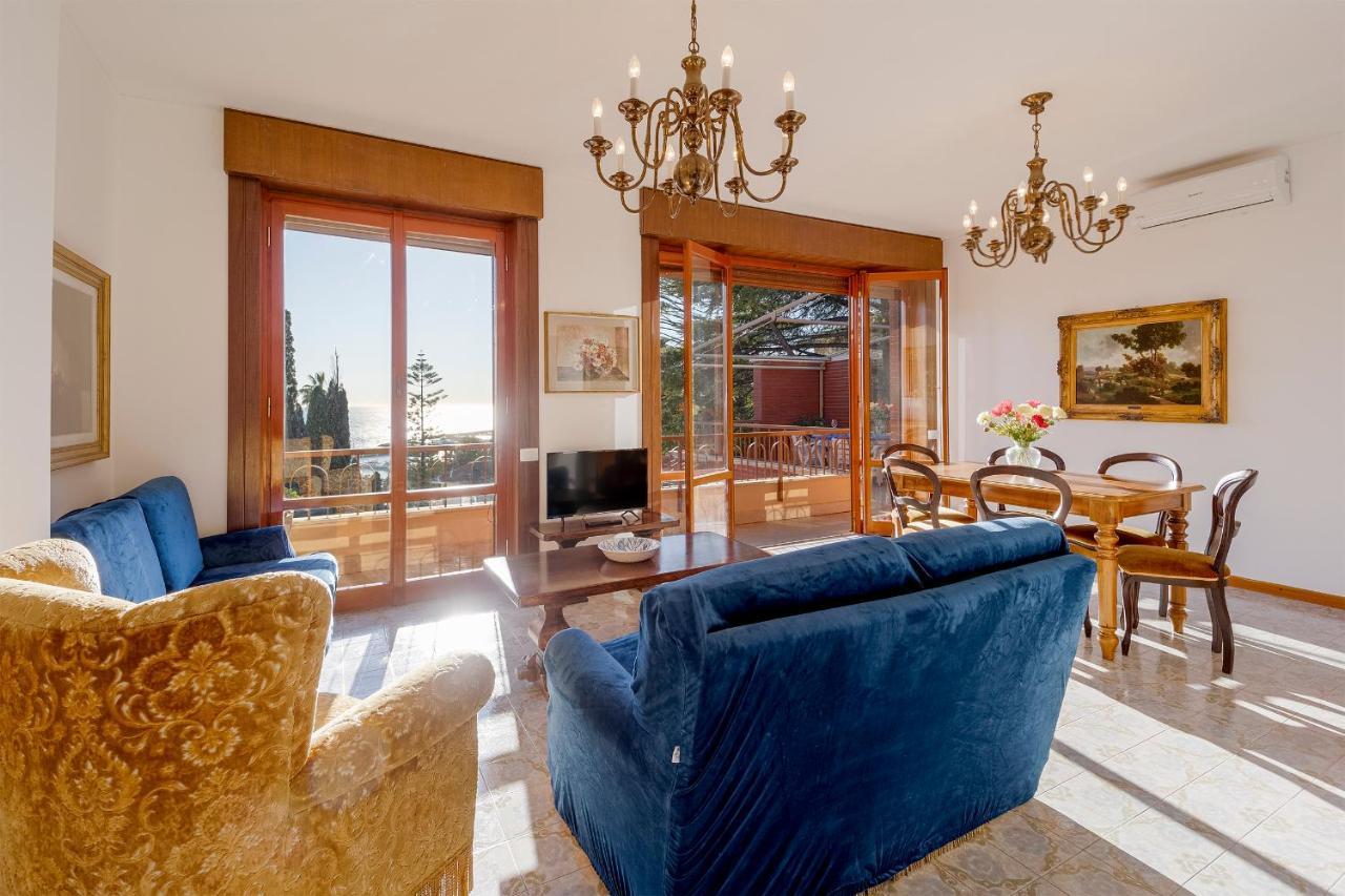 Portosole Attic - With Terrace And Private Parking Apartment Sanremo Bagian luar foto