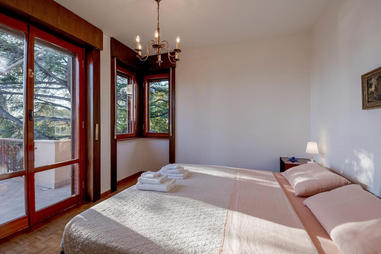 Portosole Attic - With Terrace And Private Parking Apartment Sanremo Bagian luar foto