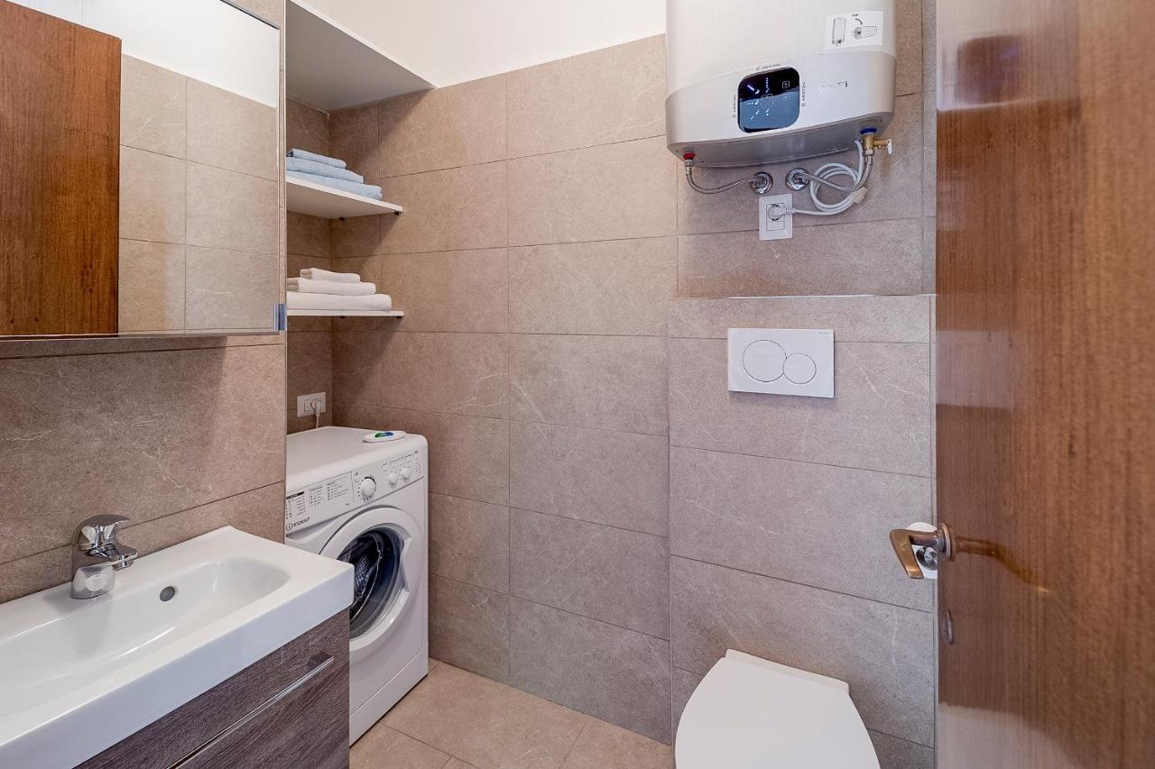 Portosole Attic - With Terrace And Private Parking Apartment Sanremo Bagian luar foto
