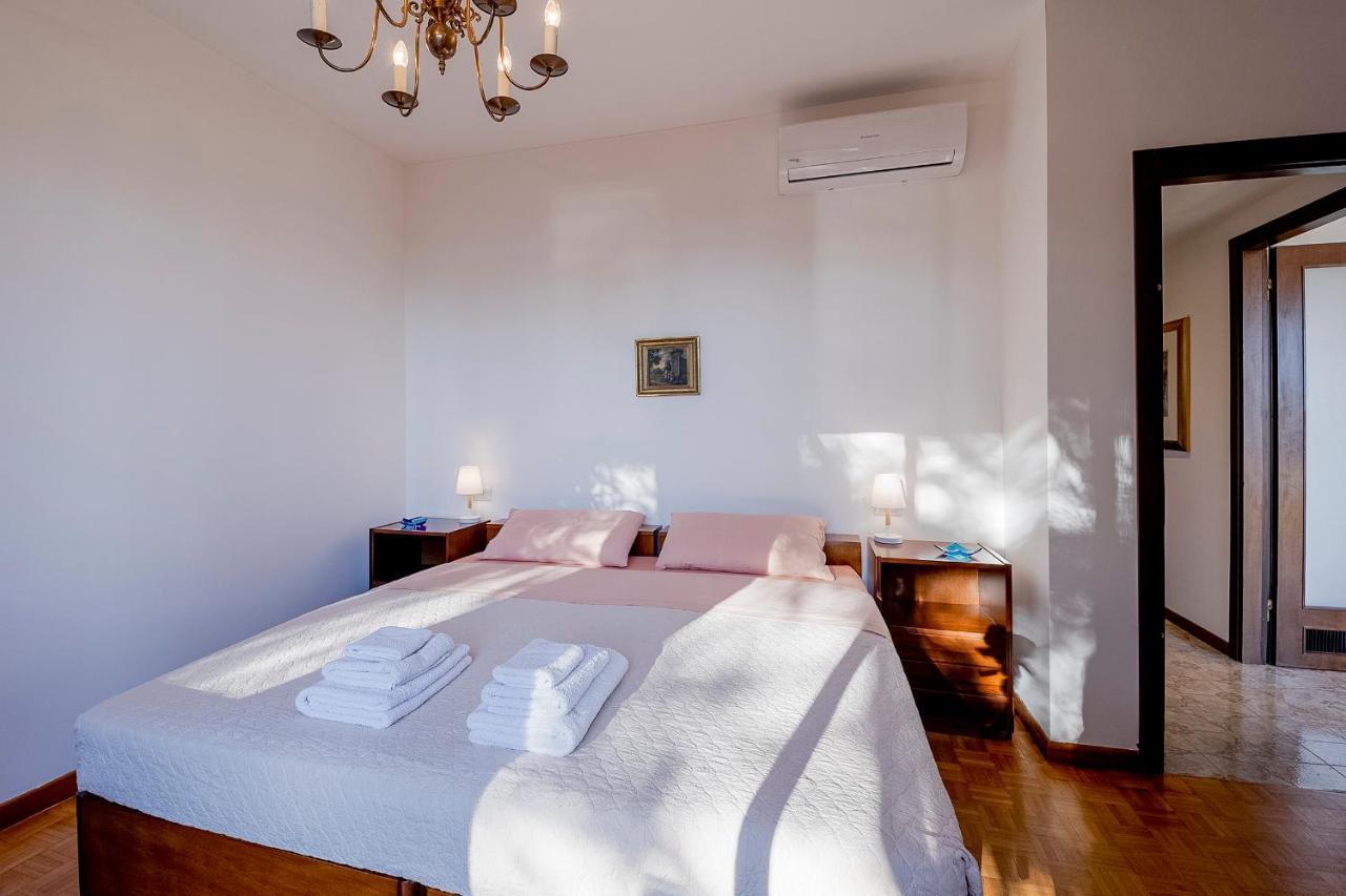 Portosole Attic - With Terrace And Private Parking Apartment Sanremo Bagian luar foto